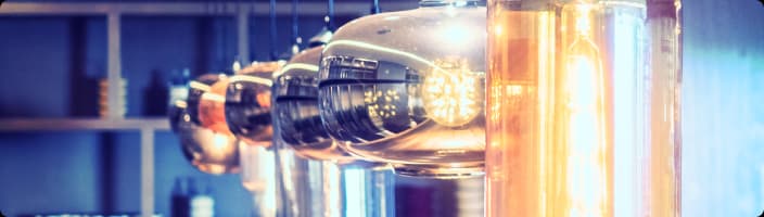 Luminárias decorativas, técnicas e para área externa.