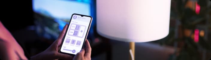 Sensores de presença, dimmers e automação inteligente.